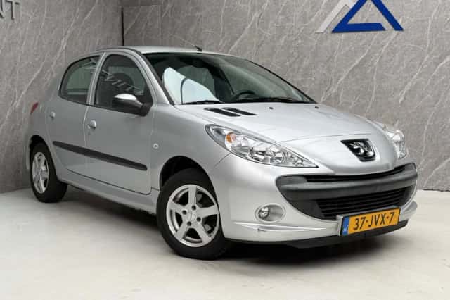 Peugeot 206 (2009) thumbnail 3