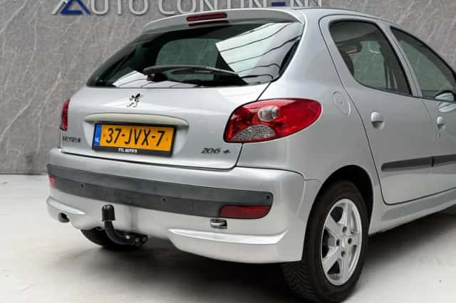 Peugeot 206 (2009) thumbnail 6