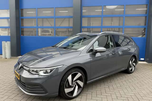 Volkswagen Golf (2021) thumbnail 5