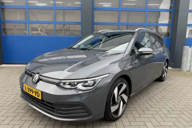 Volkswagen Golf (2021) thumbnail 6