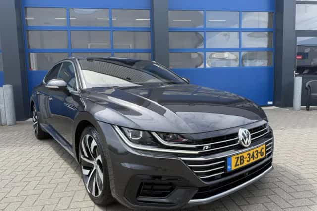 Volkswagen Arteon (2019) thumbnail 2