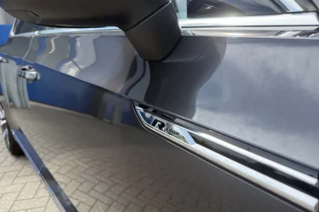 Volkswagen Arteon (2019) thumbnail 5