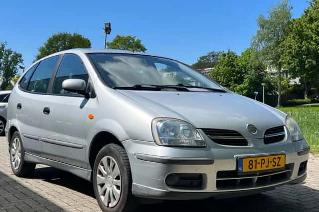 Nissan Almera Tino (2004) thumbnail 1