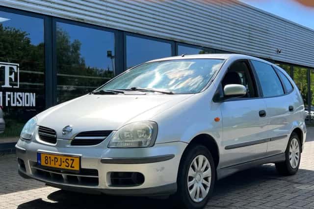 Nissan Almera Tino (2004) thumbnail 2