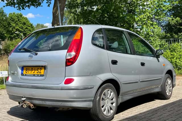 Nissan Almera Tino (2004) thumbnail 3