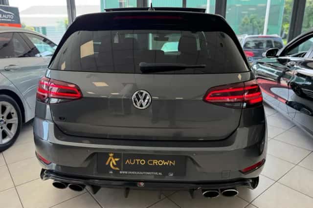Volkswagen Golf (2017) thumbnail 2