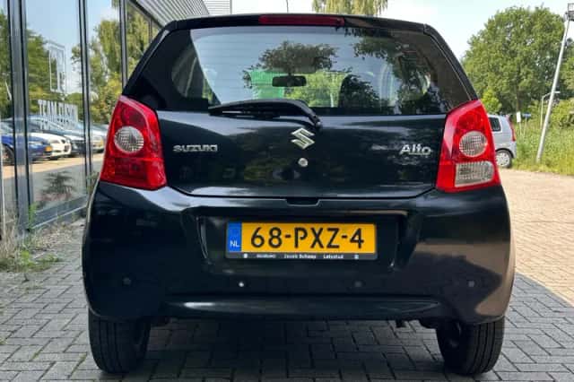 Suzuki Alto (2011) thumbnail 5