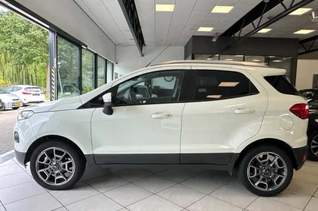 Ford EcoSport (2017) thumbnail 4