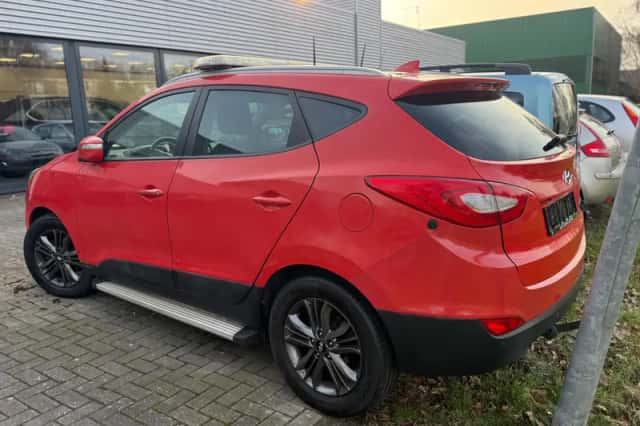 Hyundai ix35 (2015) thumbnail 3
