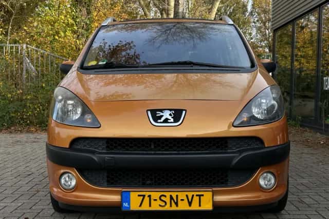 Peugeot 1007 (2006) thumbnail 3