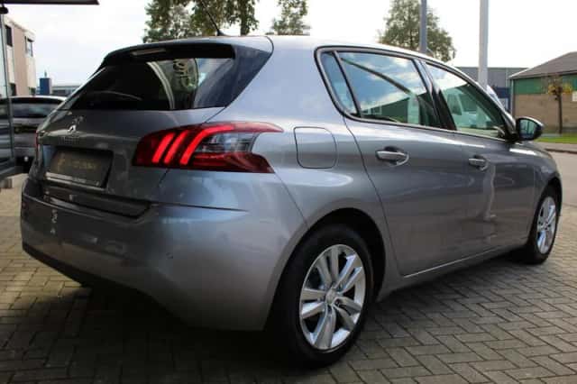 Peugeot 308 (2020) thumbnail 4