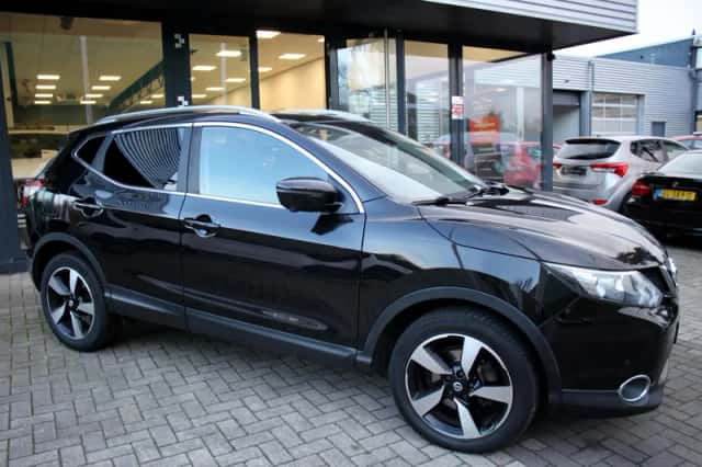 Nissan Qashqai (2017) thumbnail 3