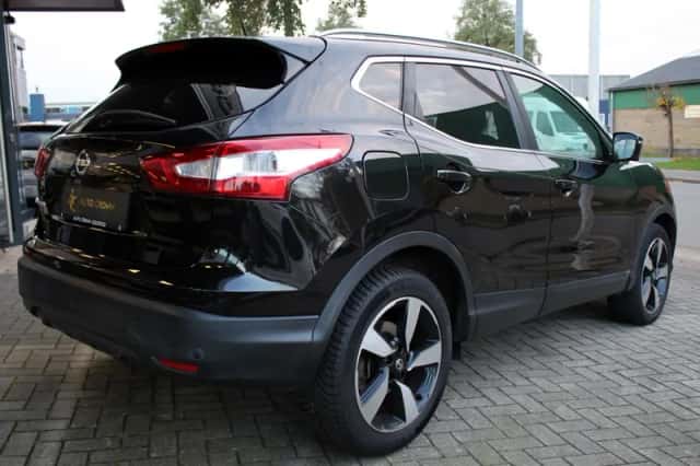 Nissan Qashqai (2017) thumbnail 4