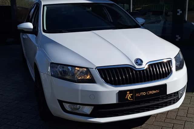 Škoda Octavia (2015) thumbnail 3
