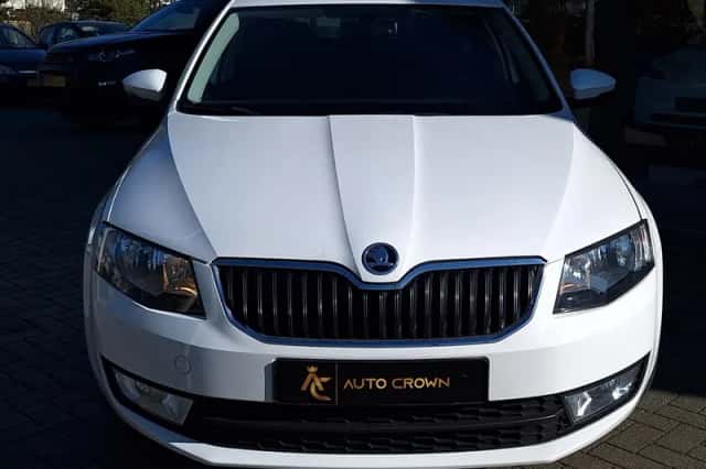 Škoda Octavia (2015) thumbnail 4