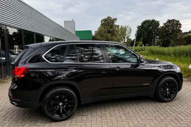 BMW X5 (2015) thumbnail 5
