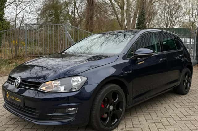 Volkswagen Golf (2015) thumbnail 1