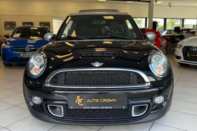 MINI Clubman (2011) thumbnail 2