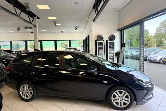 Opel Astra (2018) thumbnail 5