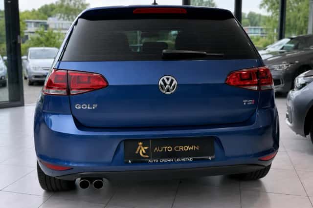 Volkswagen Golf (2017) thumbnail 4