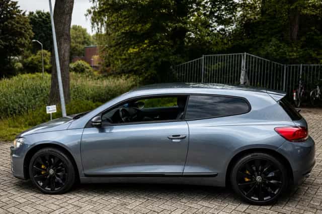 Volkswagen Scirocco (2009) thumbnail 2