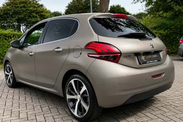 Peugeot 208 (2015) thumbnail 2