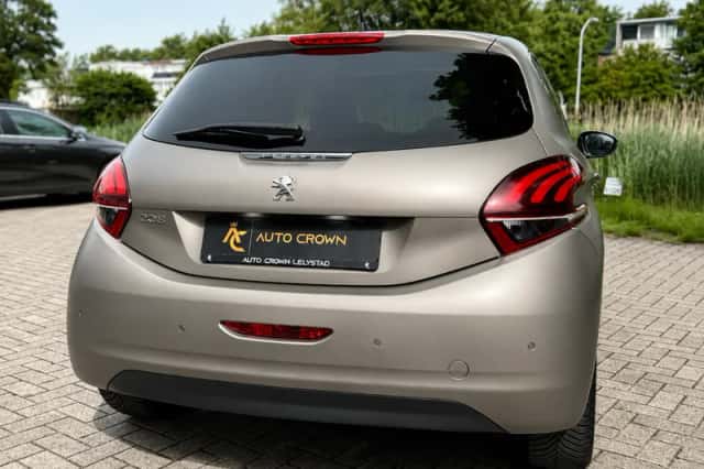 Peugeot 208 (2015) thumbnail 3