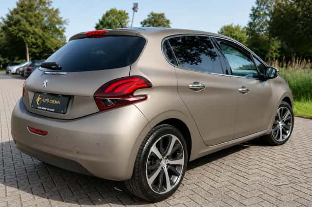 Peugeot 208 (2015) thumbnail 4
