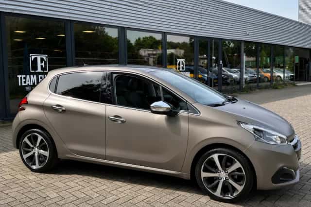 Peugeot 208 (2015) thumbnail 5