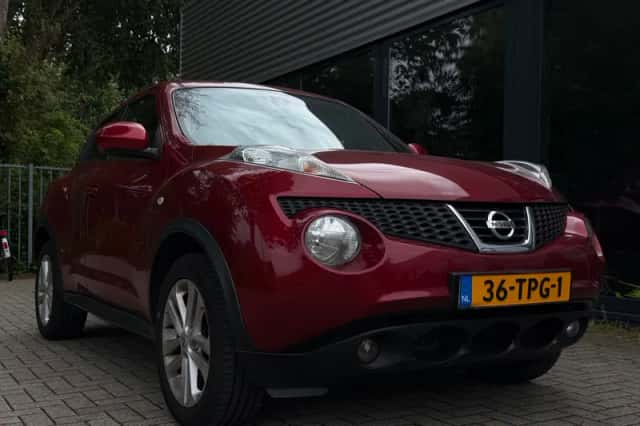 Nissan Juke (2012) thumbnail 3