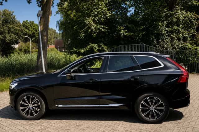 Volvo XC60 (2020) thumbnail 3