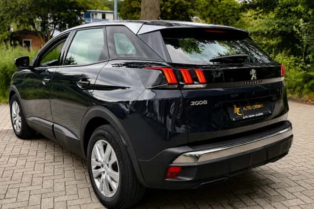 Peugeot 3008 (2018) thumbnail 3