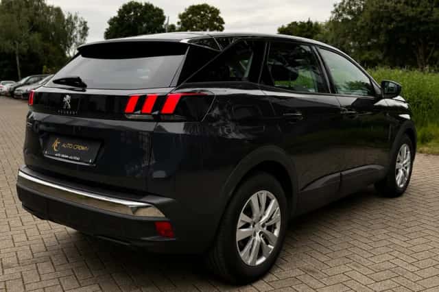 Peugeot 3008 (2018) thumbnail 5