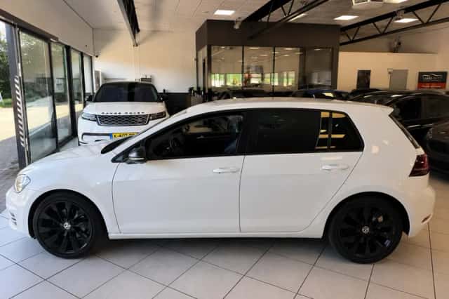 Volkswagen Golf (2013) thumbnail 2