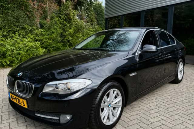BMW 5-Serie (2011) thumbnail 2