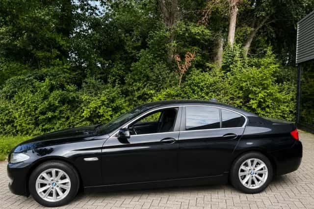 BMW 5-Serie (2011) thumbnail 3