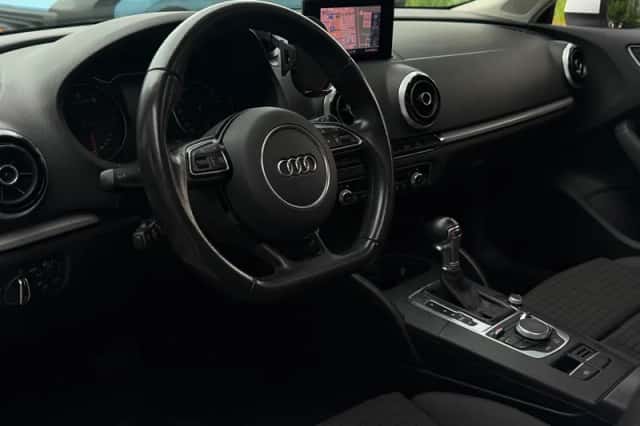 Audi A3 (2013) thumbnail 3