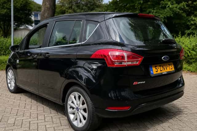 Ford B-Max (2015) thumbnail 3