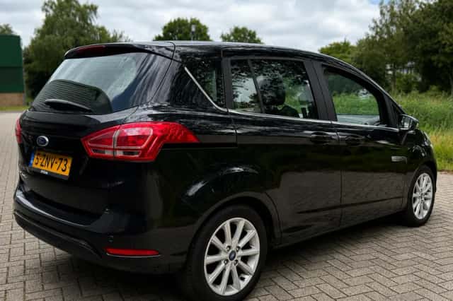 Ford B-Max (2015) thumbnail 4