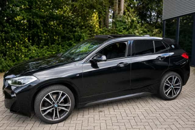 BMW X2 (2018) thumbnail 2