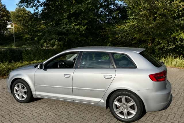 Audi A3 (2012) thumbnail 2