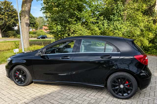 Mercedes-Benz A-Klasse (2014) thumbnail 2