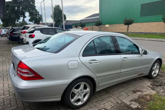 Mercedes-Benz C-Klasse (0) thumbnail 3