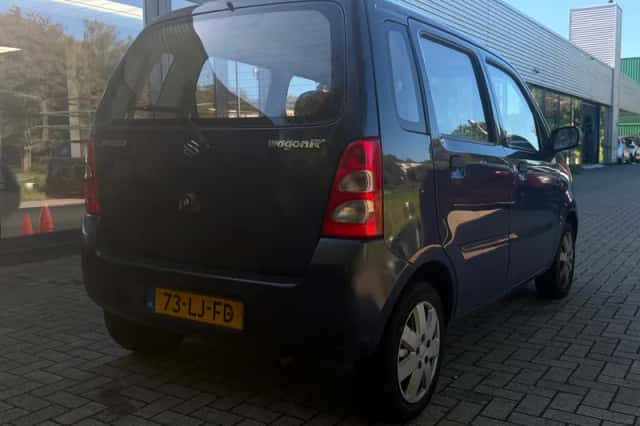 Suzuki Wagon R+ (2003) thumbnail 4
