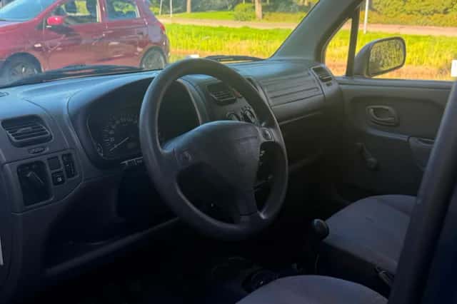 Suzuki Wagon R+ (2003) thumbnail 6