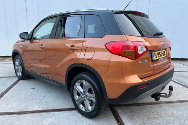 Suzuki Vitara (2018) thumbnail 2
