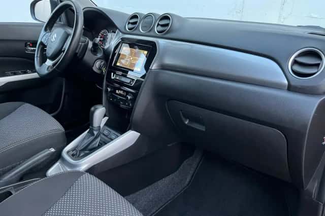 Suzuki Vitara (2018) thumbnail 4