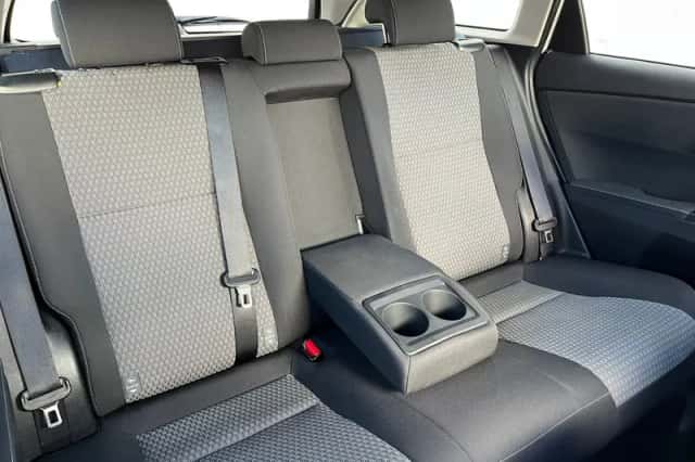 Toyota Auris (2018) thumbnail 6