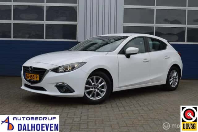 Mazda 3 (2015) thumbnail 3