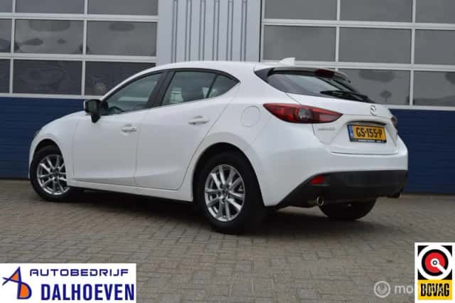 Mazda 3 (2015) thumbnail 4